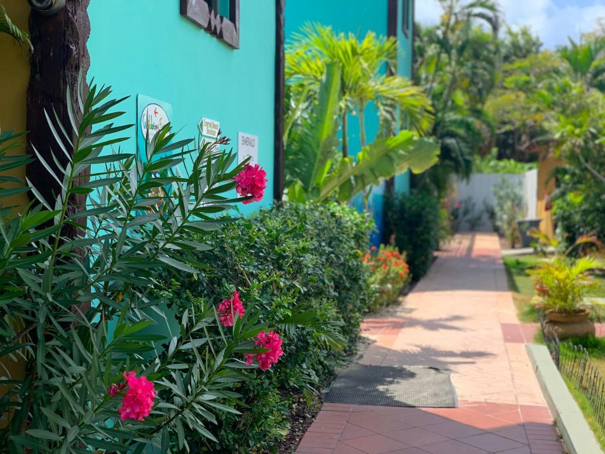 Emerald Beach Resort Altona Esterno foto