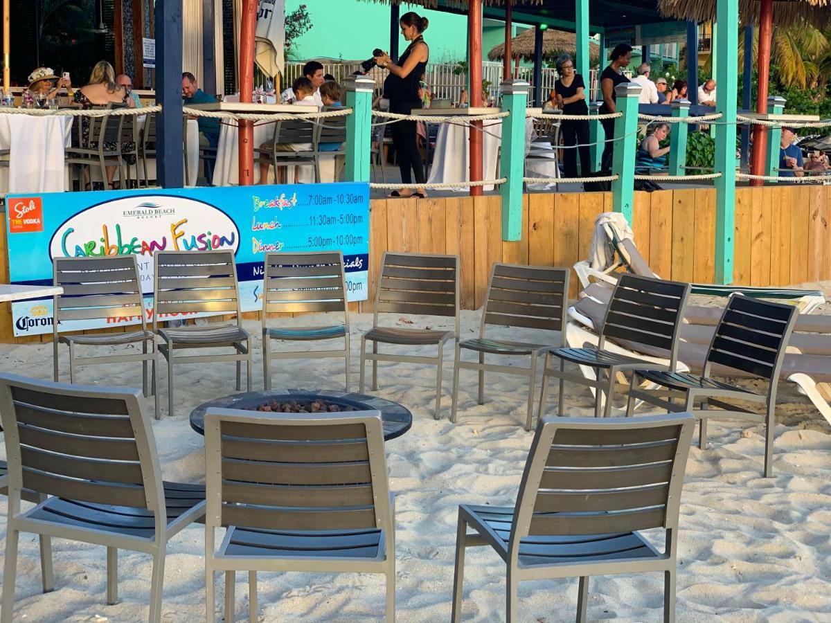 Emerald Beach Resort Altona Esterno foto